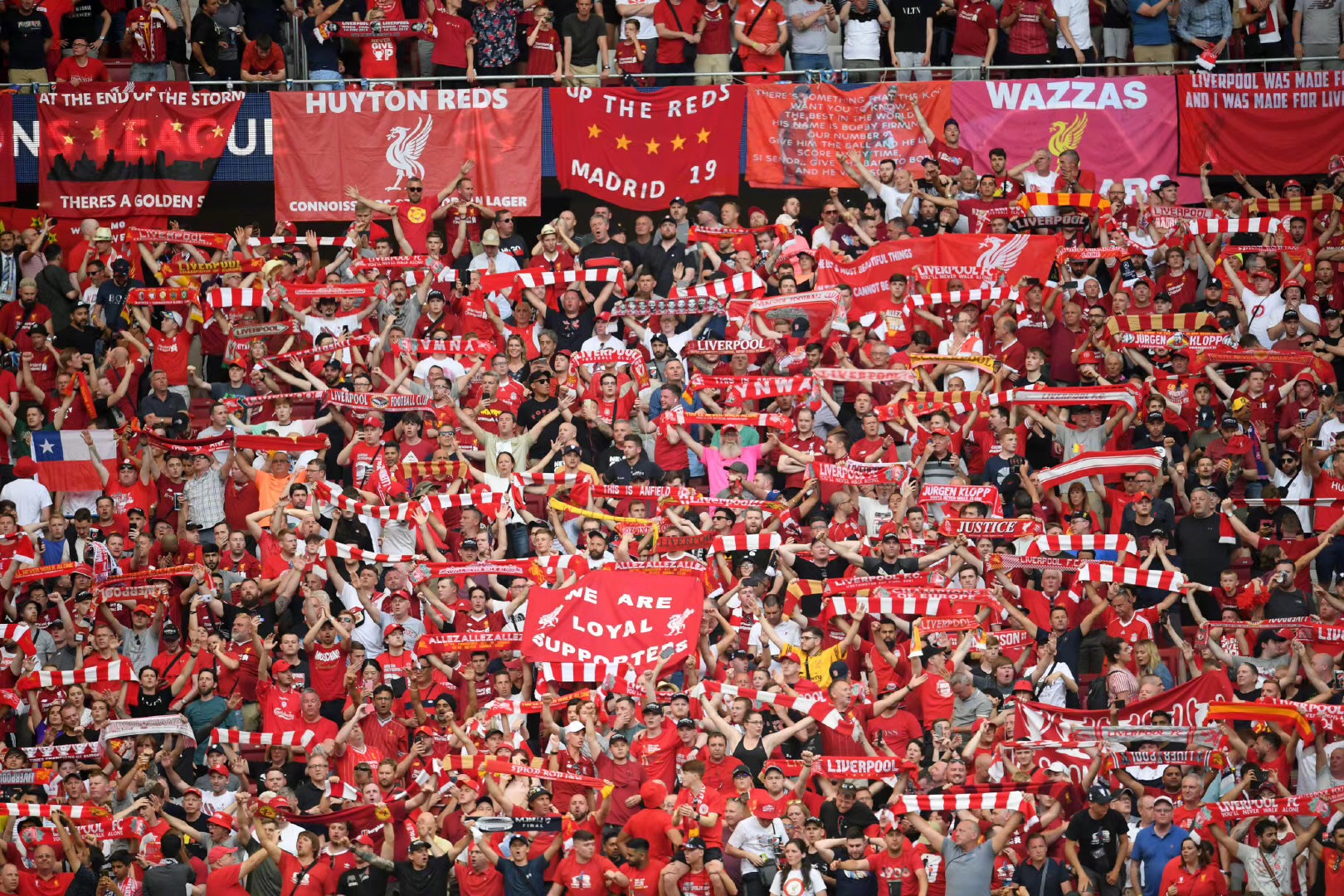 两粒禁区外欧冠进球被拿来与皮耶罗比较，福登：我很荣幸