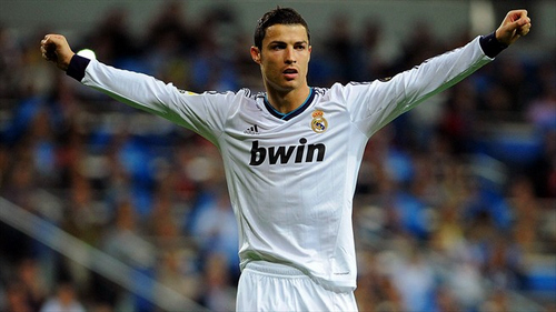 高二少女篮球场上炸翻全场自述答案只有努力