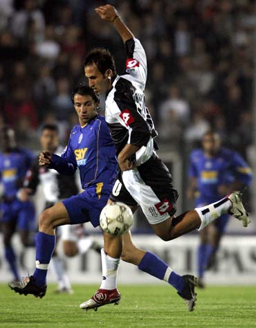 德天空：拜仁有意科索沃妖锋阿斯拉尼，双方已展开初步谈判（德天空：拜仁相中科索沃锋线新星阿斯拉尼，初步谈判已启动）