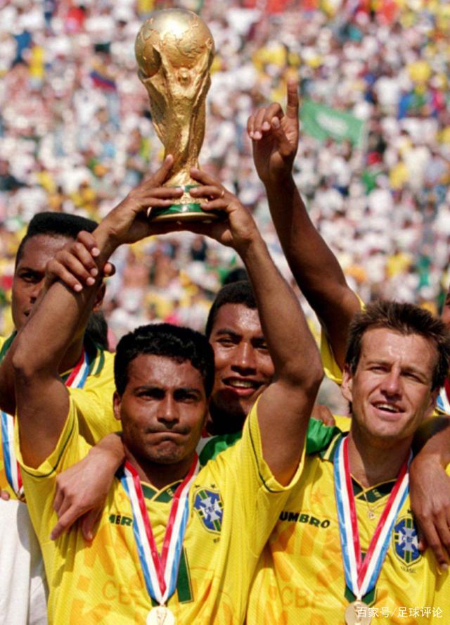 字母哥仅打3分钟伤退！雄鹿多点开花完成18分逆转捍卫主场