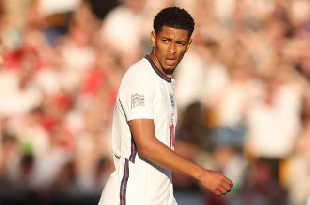 西超杯-贝林厄姆破门罗德里戈建功 皇马3-0马略卡（西超杯：皇马3-0马略卡，贝林厄姆先拔头筹罗德里戈锦上添花）