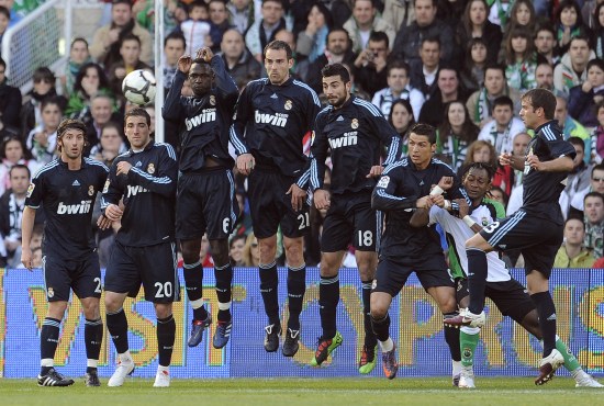 美记：米切尔的挫败感在加剧，贾莱特·阿伦成各队关注对象